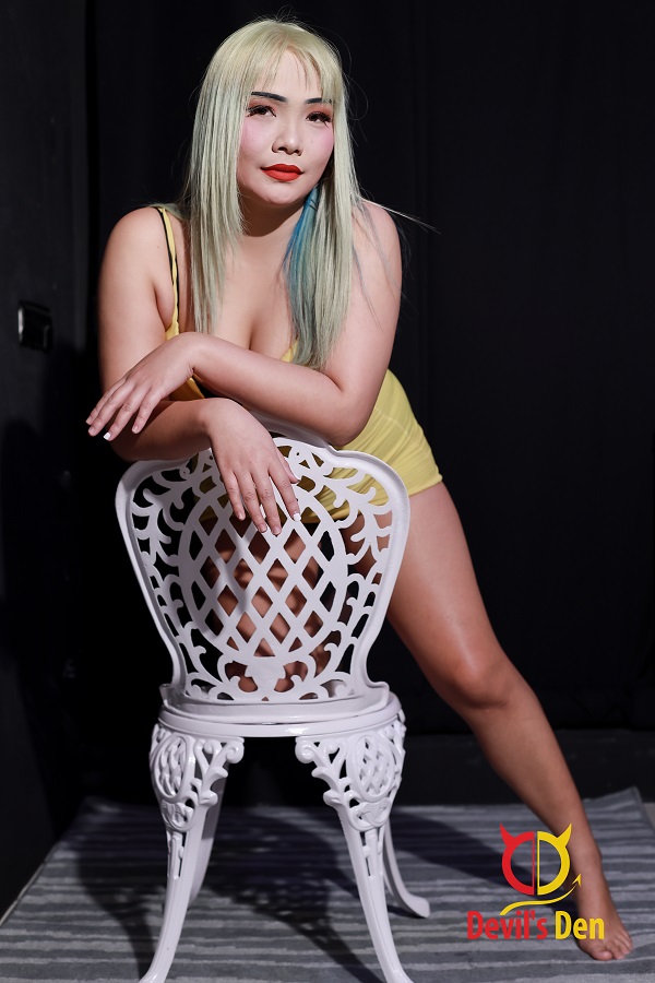 Thai Escort with blond hair